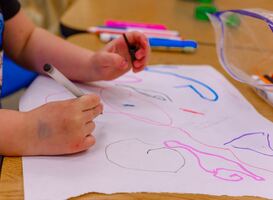 ChristenUnie Veenendaal: ‘Door kinderopvangtekorten zitten ouders met handen in het haar’ ChristenUnie Veenendaal: ‘Door kinderopvangtekorten zitten ouders met handen in het haar’