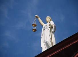 Taakstraf, werkontzegging en contactverbod geëist tegen sextende docent Taakstraf, werkontzegging en contactverbod geëist tegen sextende docent